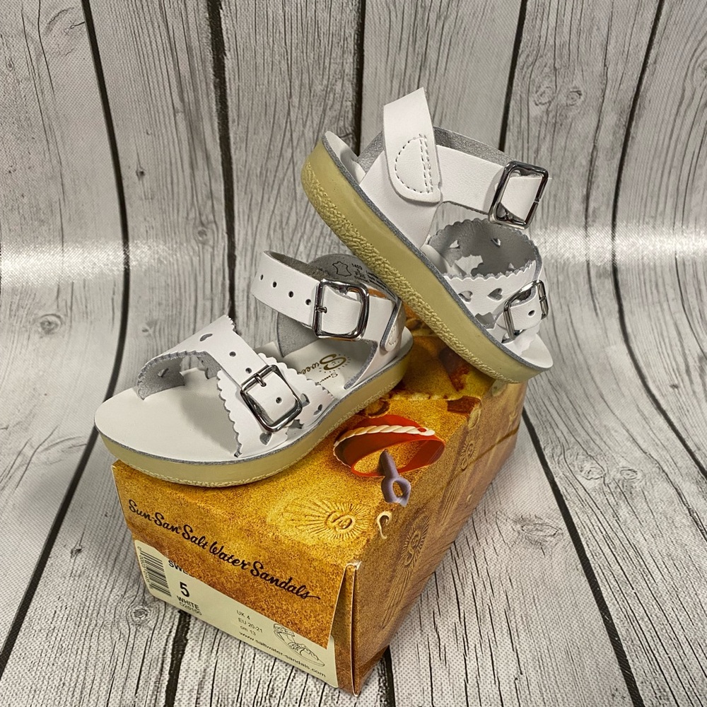 White size 5 sun-san saltwater sandals